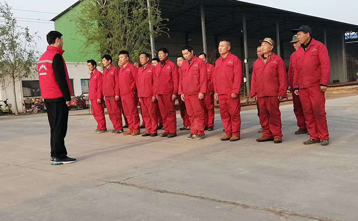 綠雕修復廠家施工隊伍照片